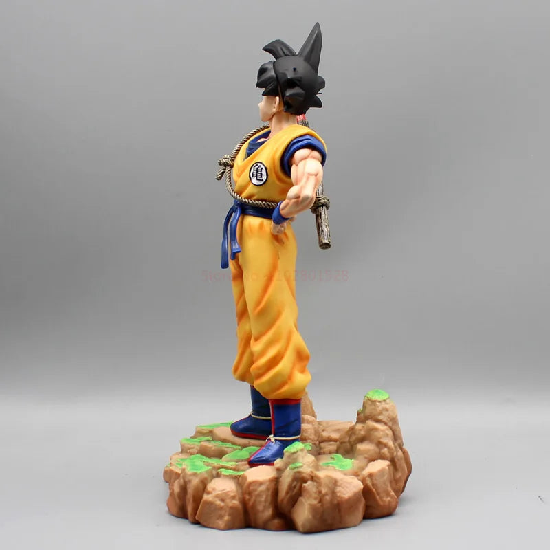 Figurine Goku avec Nyoi-bō – 28 cm